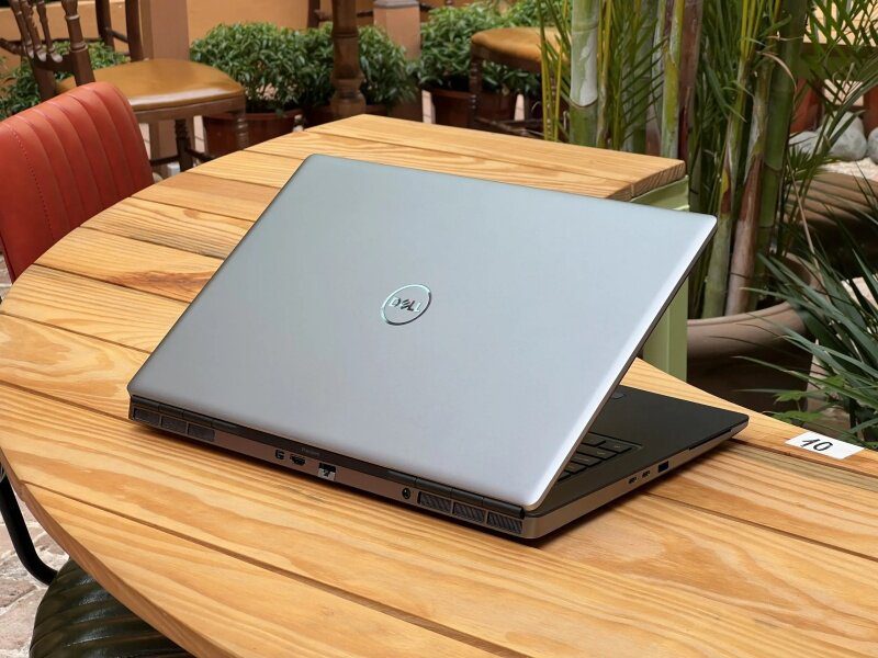 Dell Precision 7760 i7-11850H / Ram 16GB / SSD 512GB / Màn 17.3″ IPS FullHD 1920×1080 / VGA NVIDIA RTX A3000 6GB GDDR6