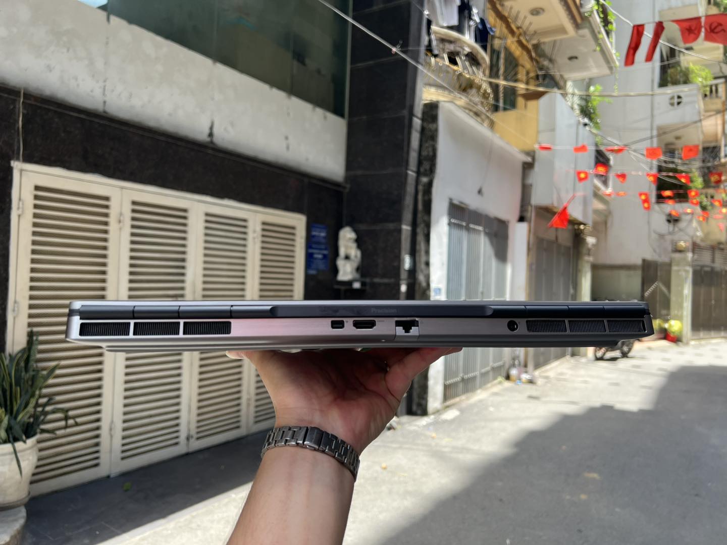 Dell Precision 7760 i7-11850H Ram 16GB SSD 512GB Màn 17.3″ IPS FullHD 1920×1080 VGA NVIDIA RTX A3000 6GB GDDR6 (2)