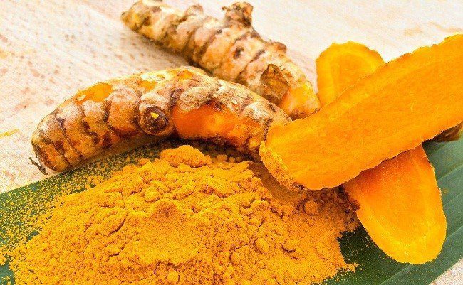 Nghệ có vị đắng, tính ấm, là loại thuốc rất tốt cho sức khỏe và làm đẹp da, có tác dụng kháng viêm, ngừa ung thư
